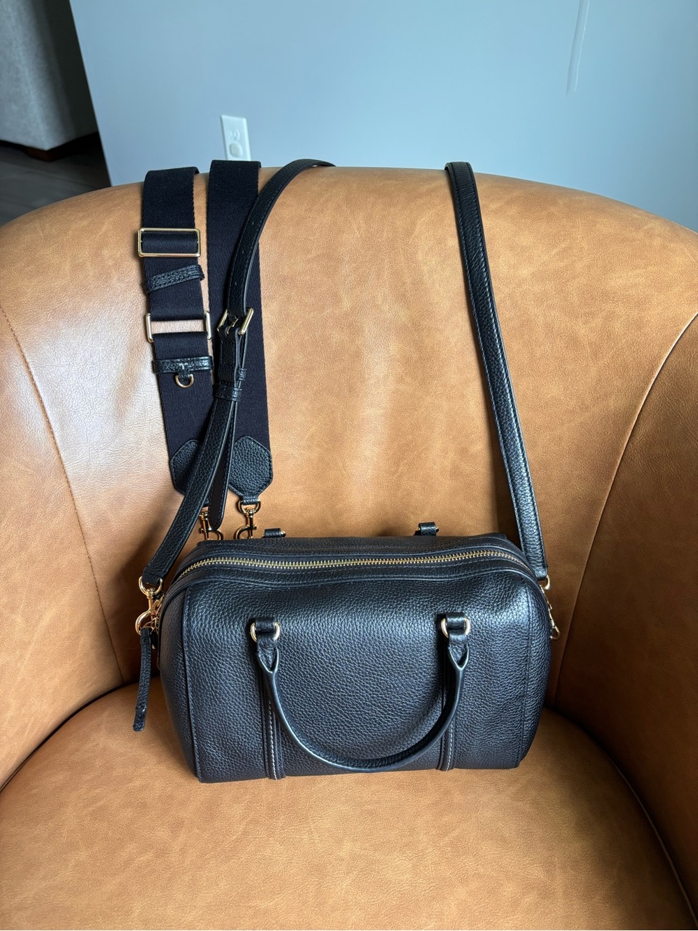 Tory Burch Thea Pebbled Leather Satchel Crossbody Black EUC - Picture 2 of 8